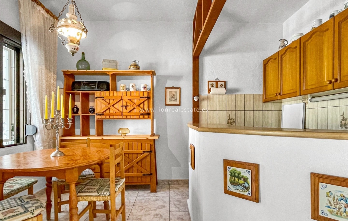 Resale - Town House - Torrevieja - La Siesta - El Salado -  Torreta