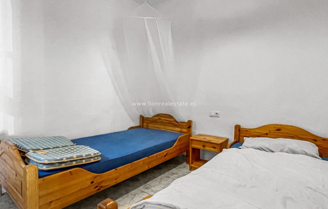 Resale - Town House - Torrevieja - La Siesta - El Salado -  Torreta