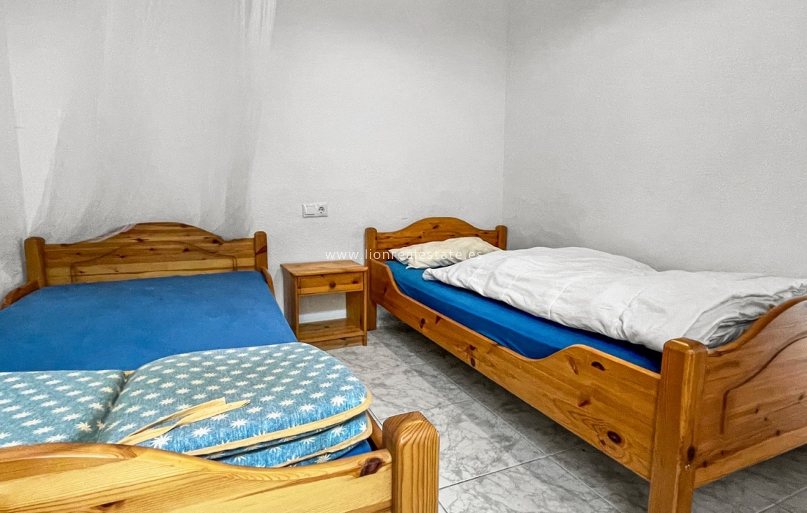 Resale - Town House - Torrevieja - La Siesta - El Salado -  Torreta