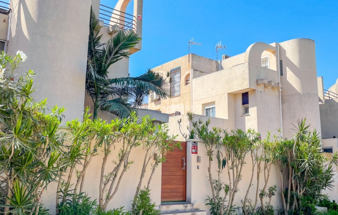 Resale - Town House - Torrevieja - La Siesta - El Salado -  Torreta