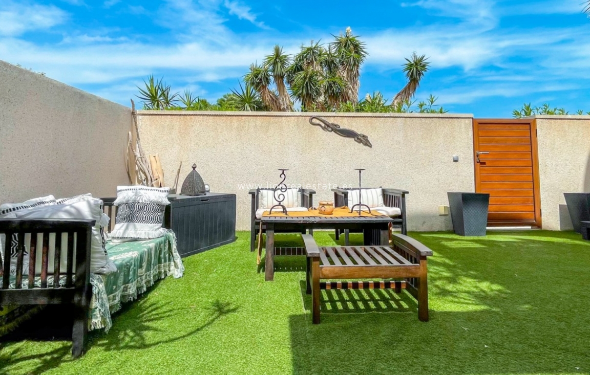 Resale - Town House - Torrevieja - La Siesta - El Salado -  Torreta