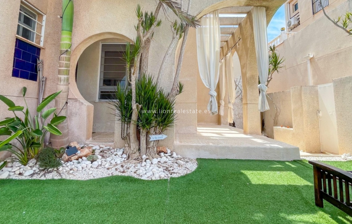 Resale - Town House - Torrevieja - La Siesta - El Salado -  Torreta