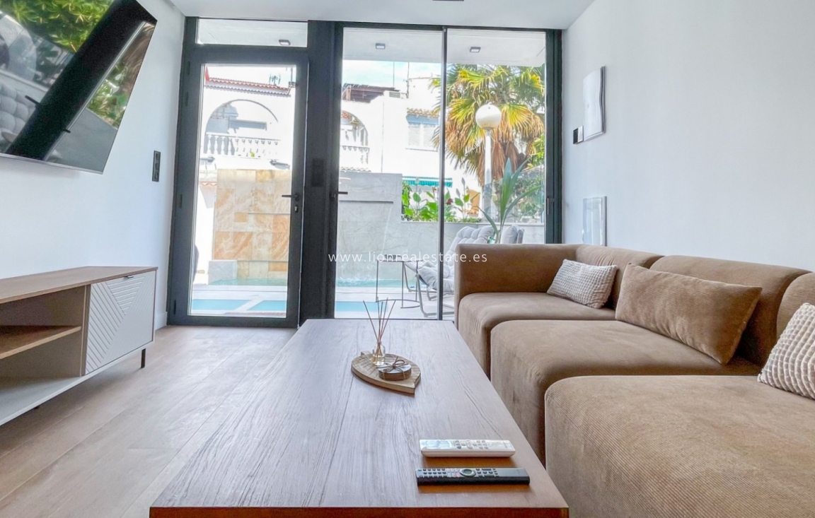 Resale - Town House - Torrevieja - Nueva Torrevieja - Aguas Nuevas
