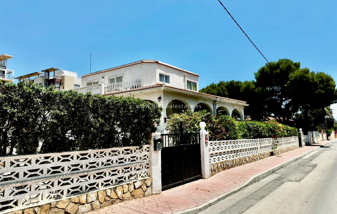 Resale - Town House - Torrevieja - Punta Prima