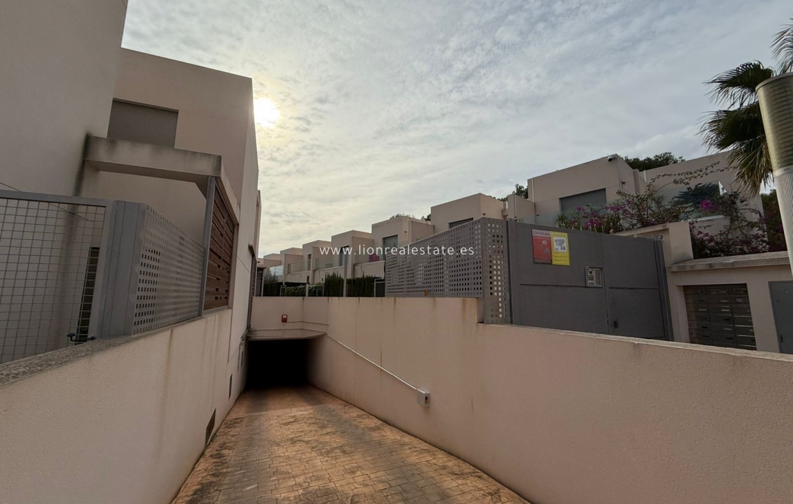 Resale - Town House - Torrevieja - Punta Prima