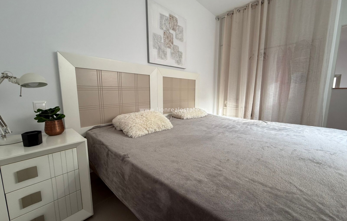 Resale - Town House - Torrevieja - Punta Prima