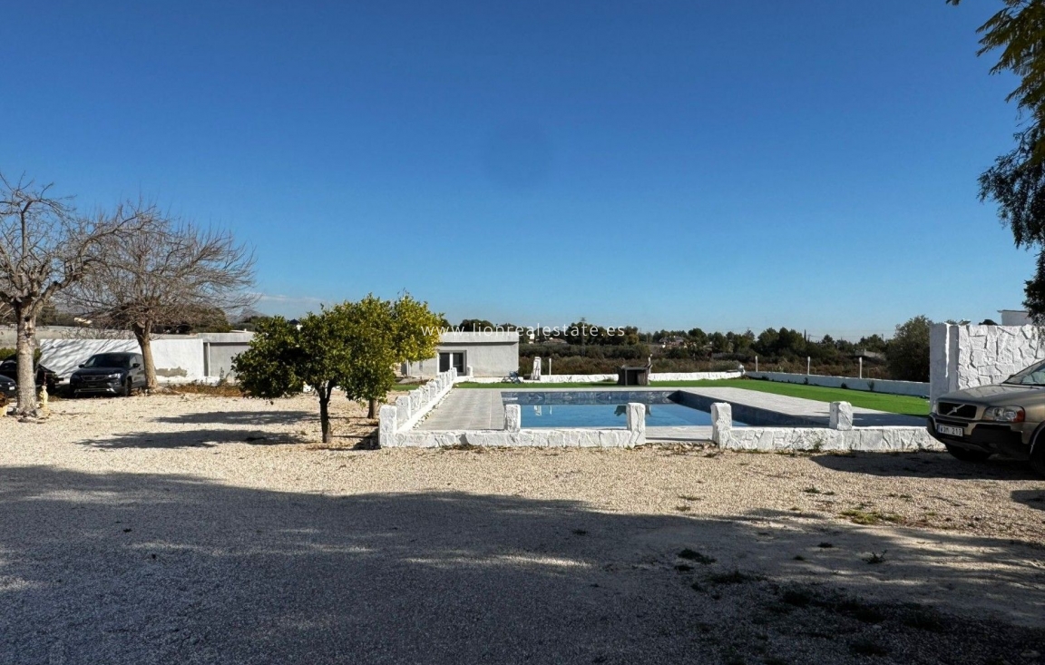 Resale - Villa - Crevillent - Comunidad valenciana