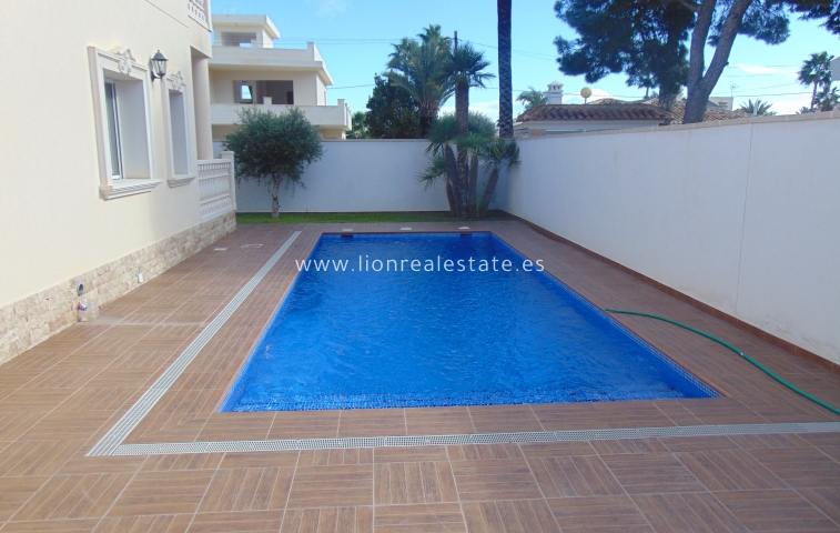 Resale - Villa - Orihuela Costa - Cabo Roig