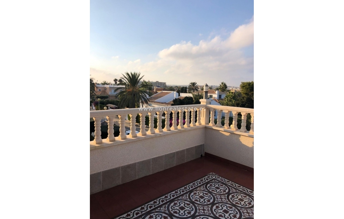 Resale - Villa - Orihuela Costa - Cabo Roig