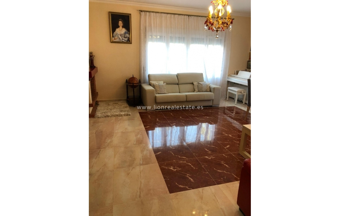 Resale - Villa - Orihuela Costa - Cabo Roig