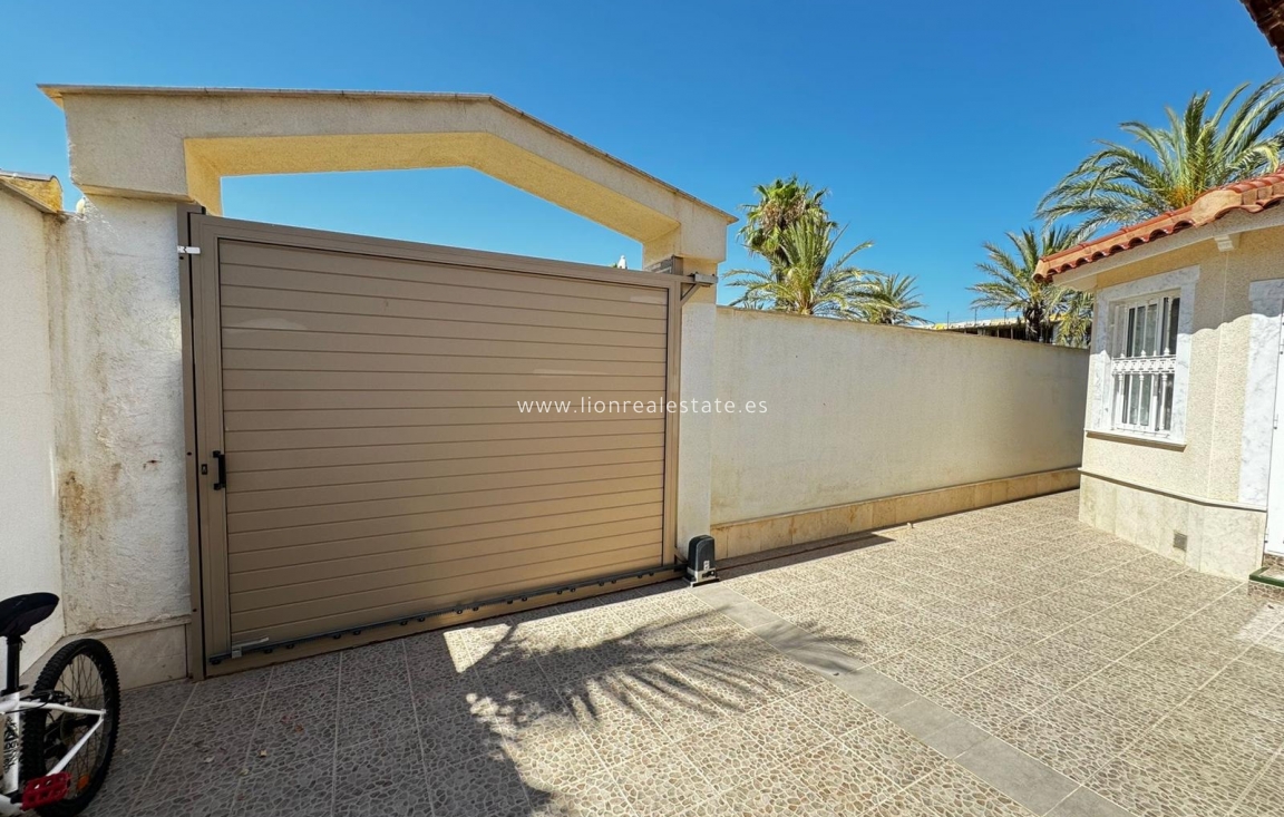 Resale - Villa - Orihuela Costa - Cabo Roig