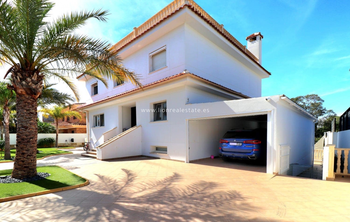 Resale - Villa - Orihuela Costa - Campoamor