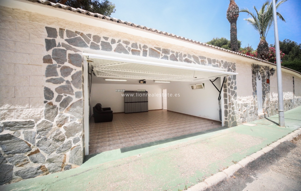 Resale - Villa - Orihuela Costa - Dehesa de campoamor