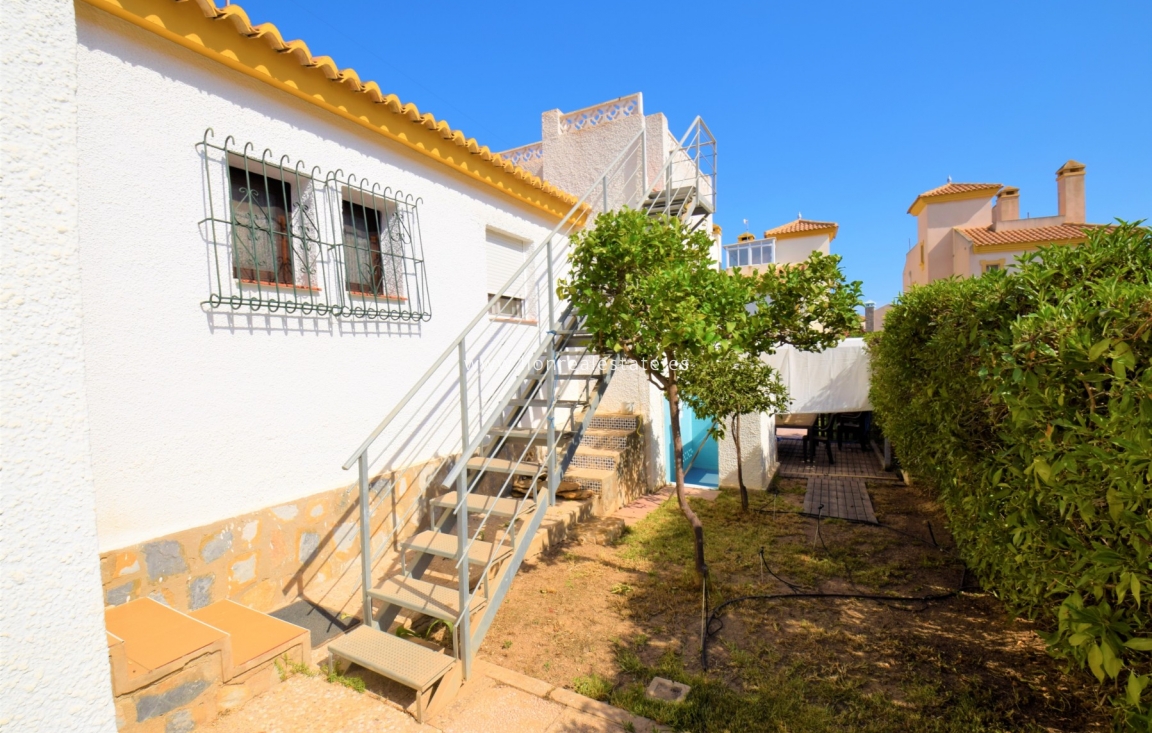 Resale - Villa - Orihuela Costa - La Zenia