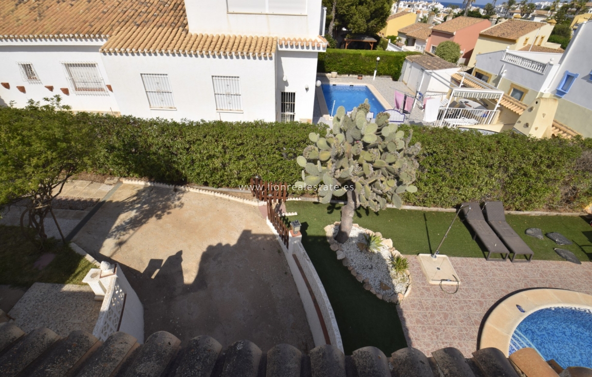 Resale - Villa - Orihuela Costa - La Zenia