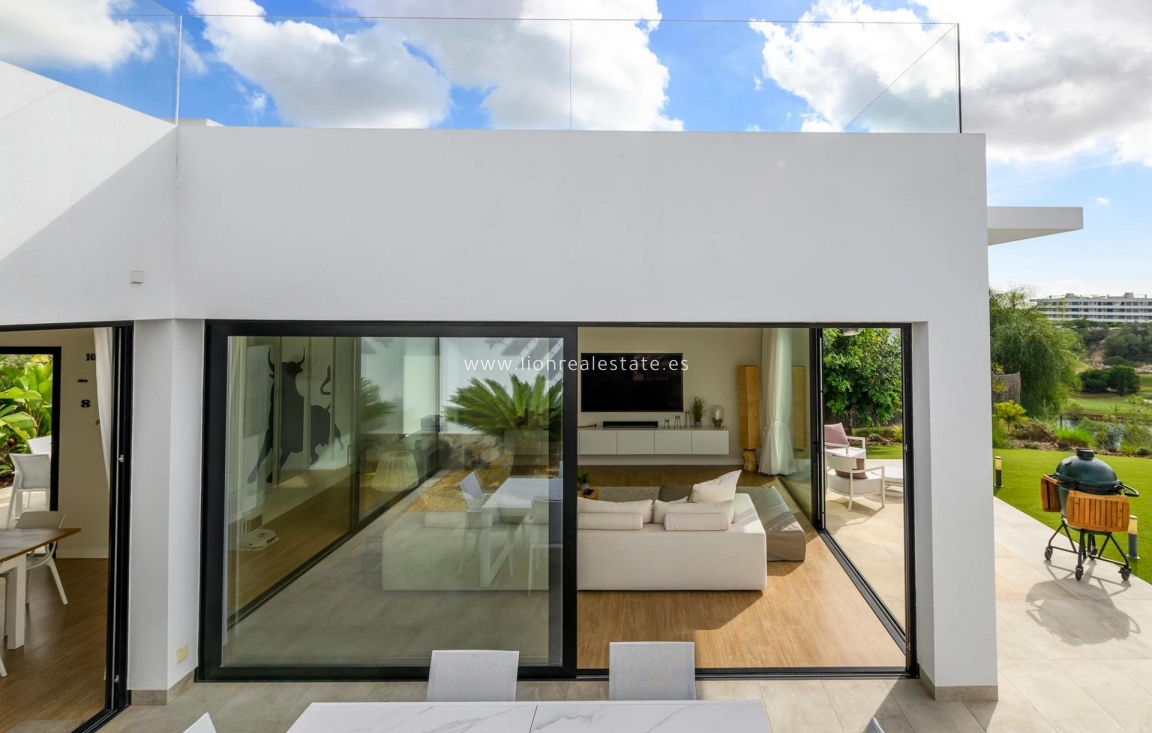 Resale - Villa - Orihuela Costa - Las Colinas Golf