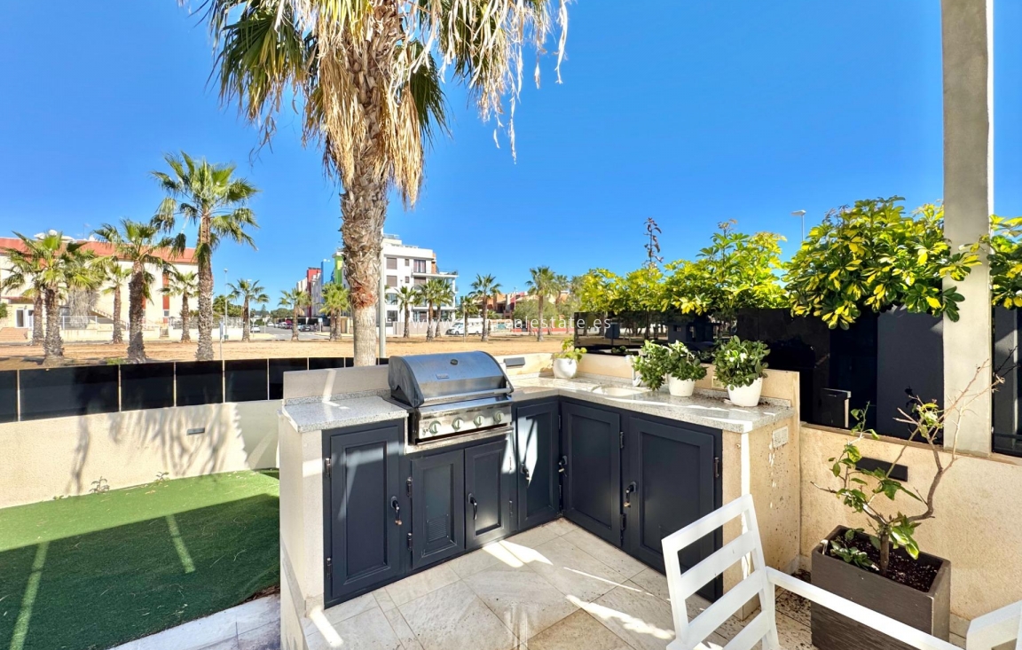 Resale - Villa - Orihuela Costa - Lomas de Cabo Roig