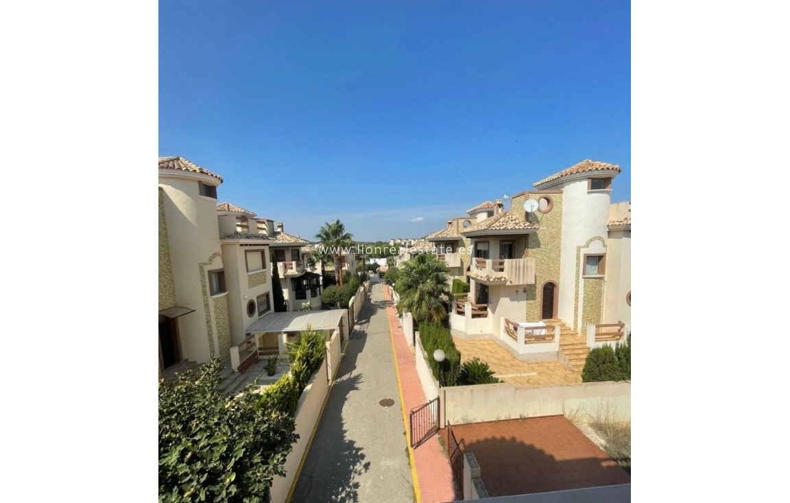 Resale - Villa - Orihuela Costa - PAU 26