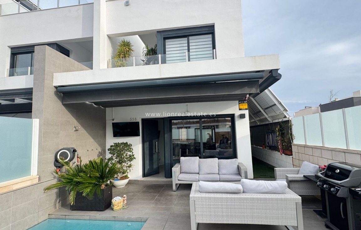 Resale - Villa - Orihuela Costa - PAU 26