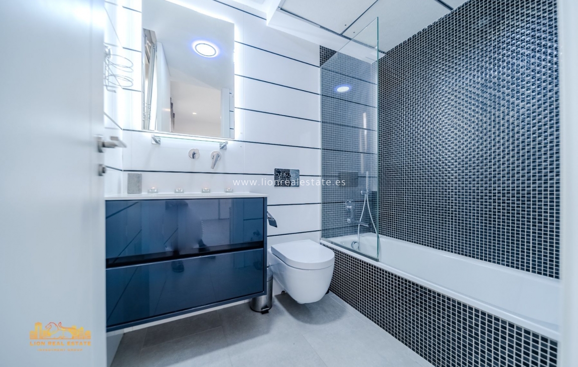 Resale - Villa - Orihuela Costa - PAU 8