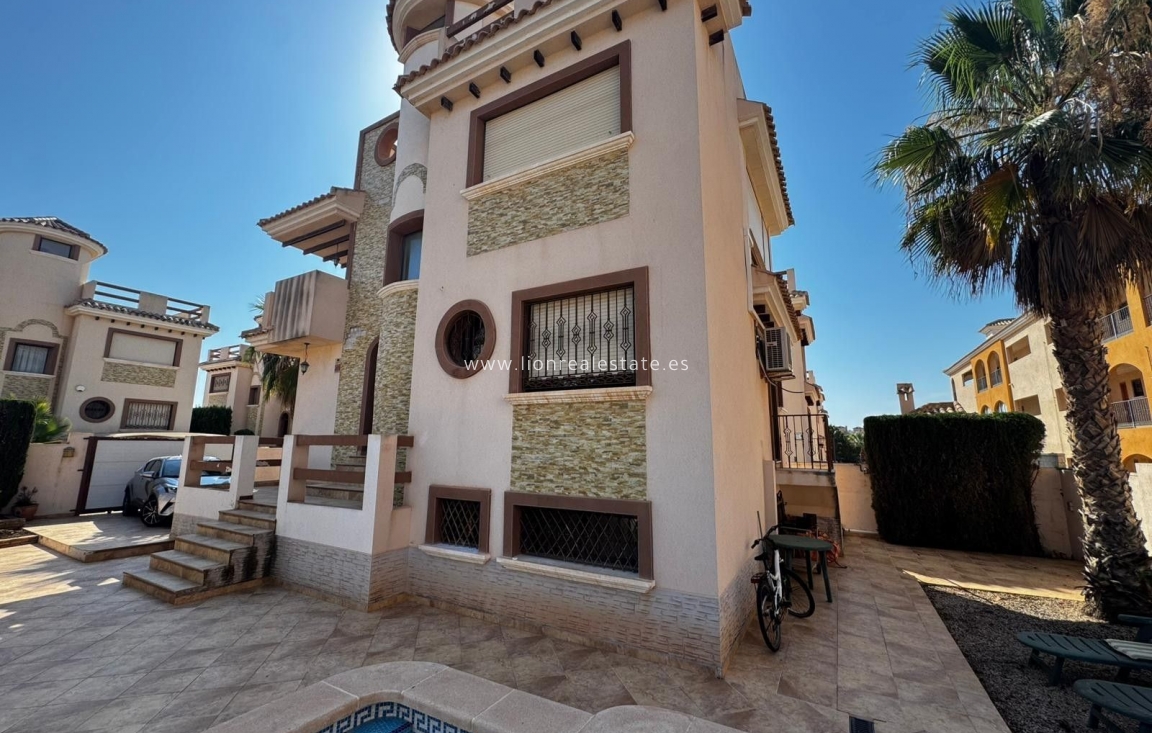 Resale - Villa - Orihuela Costa - PAU 8