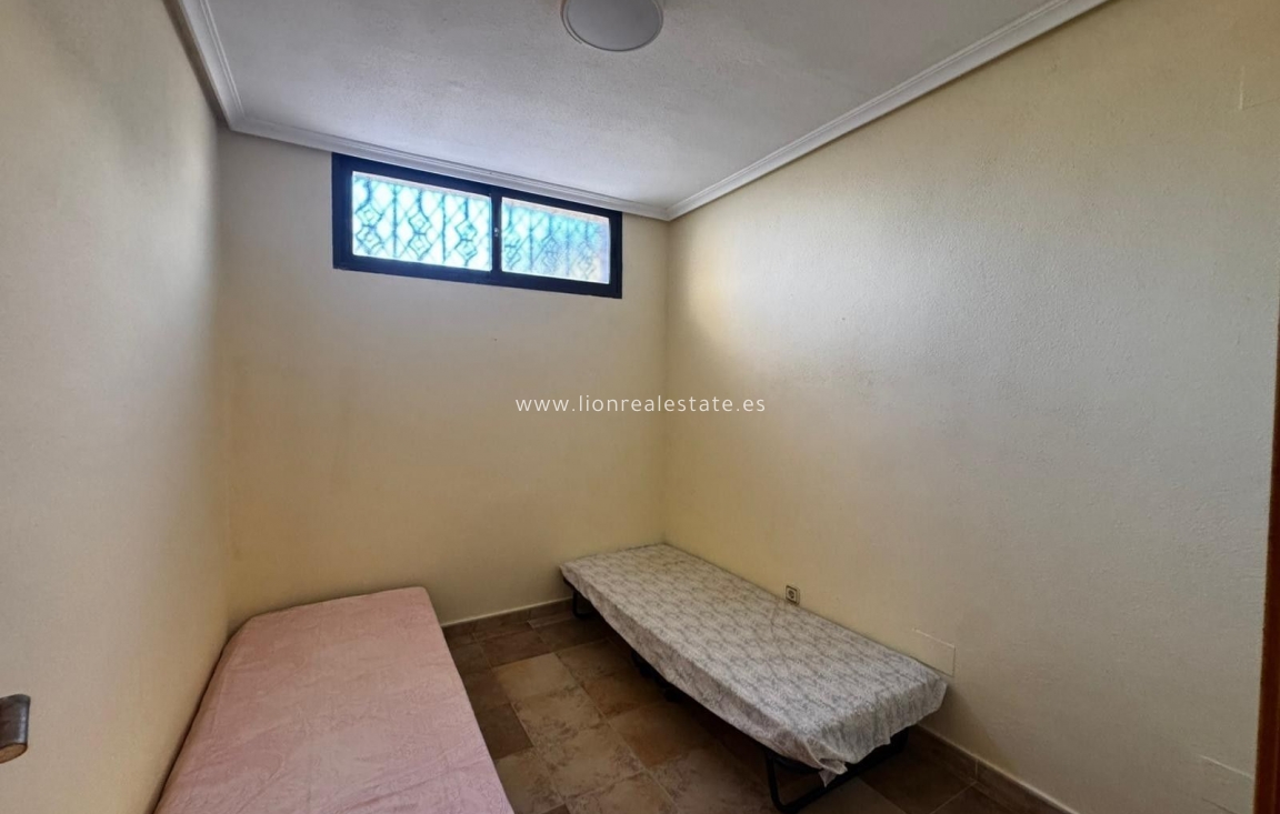 Resale - Villa - Orihuela Costa - PAU 8