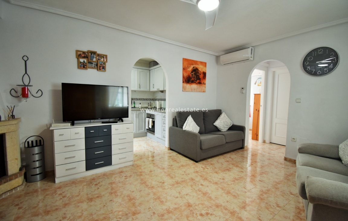 Resale - Villa - Orihuela Costa - Playa Flamenca