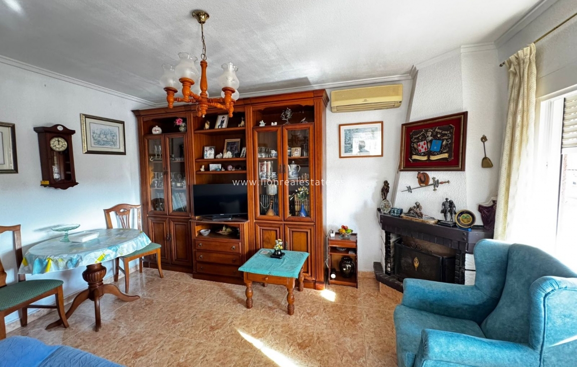 Resale - Villa - Orihuela Costa - Rocio del Mar