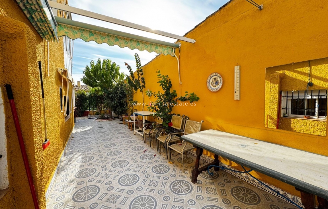 Resale - Villa - Orihuela Costa - Rocio del Mar