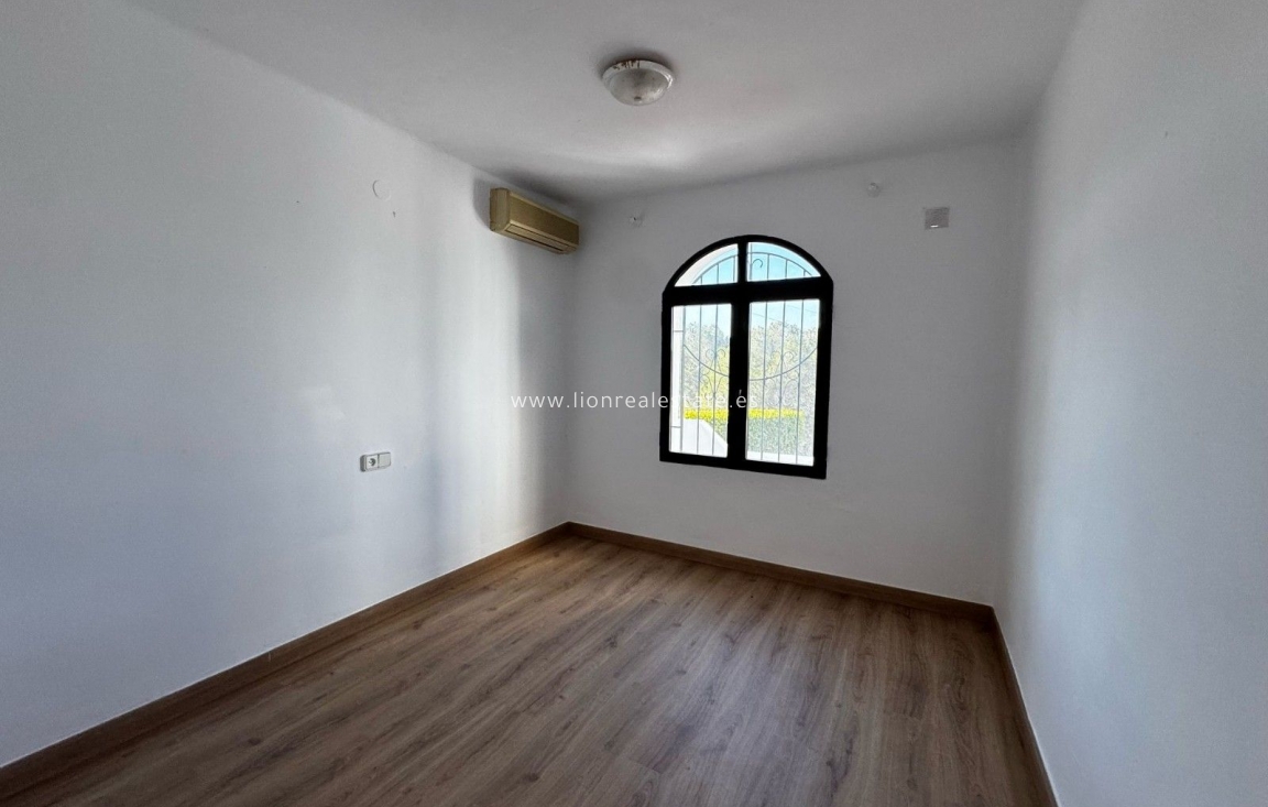 Resale - Villa - Orihuela Costa - Villamartín-Las Filipinas