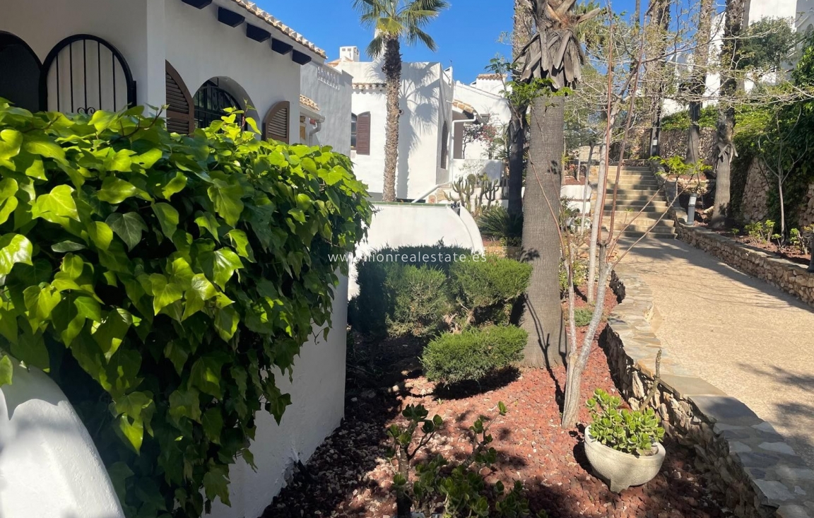 Resale - Villa - Orihuela Costa - Villamartín-Las Filipinas