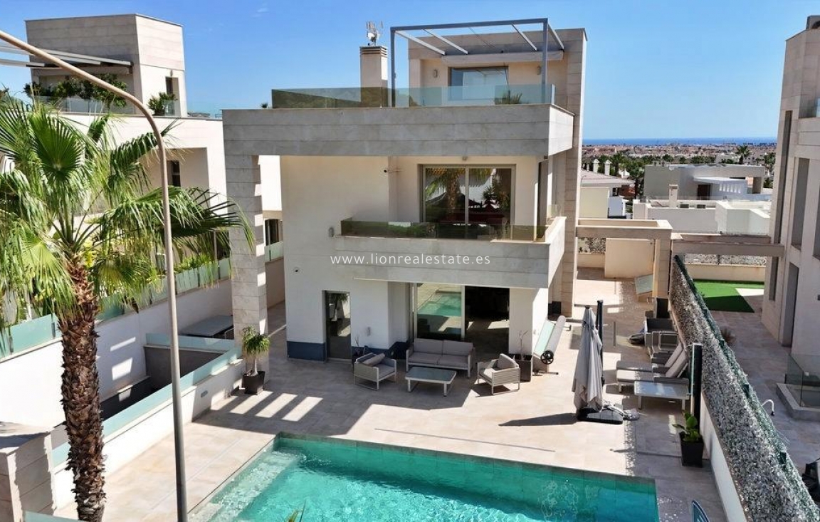 Resale - Villa - Orihuela Costa - Villamartín-Las Filipinas
