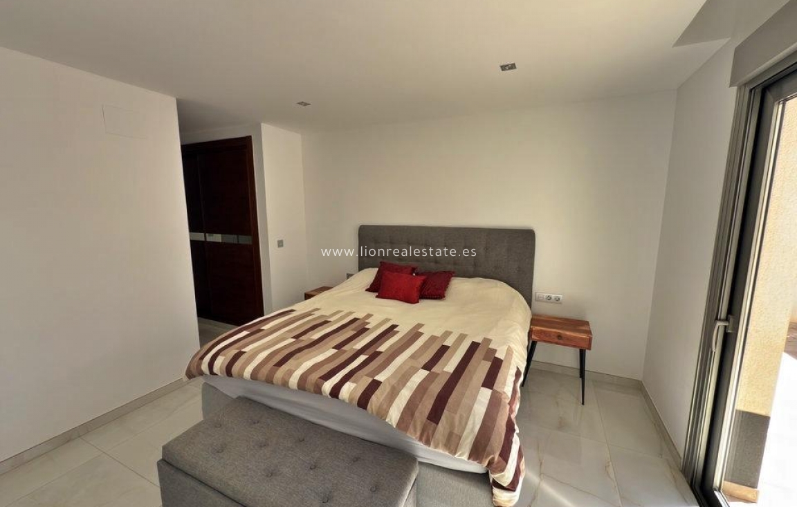 Resale - Villa - Orihuela Costa - Villamartín-Las Filipinas