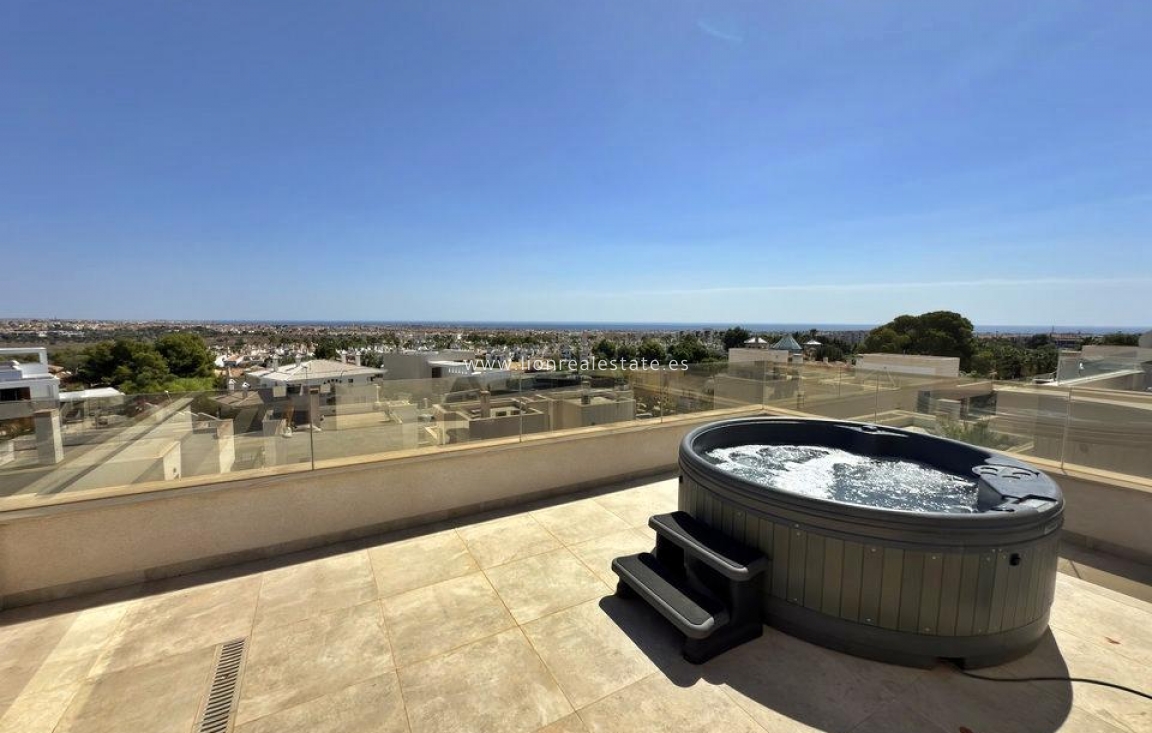 Resale - Villa - Orihuela Costa - Villamartín-Las Filipinas