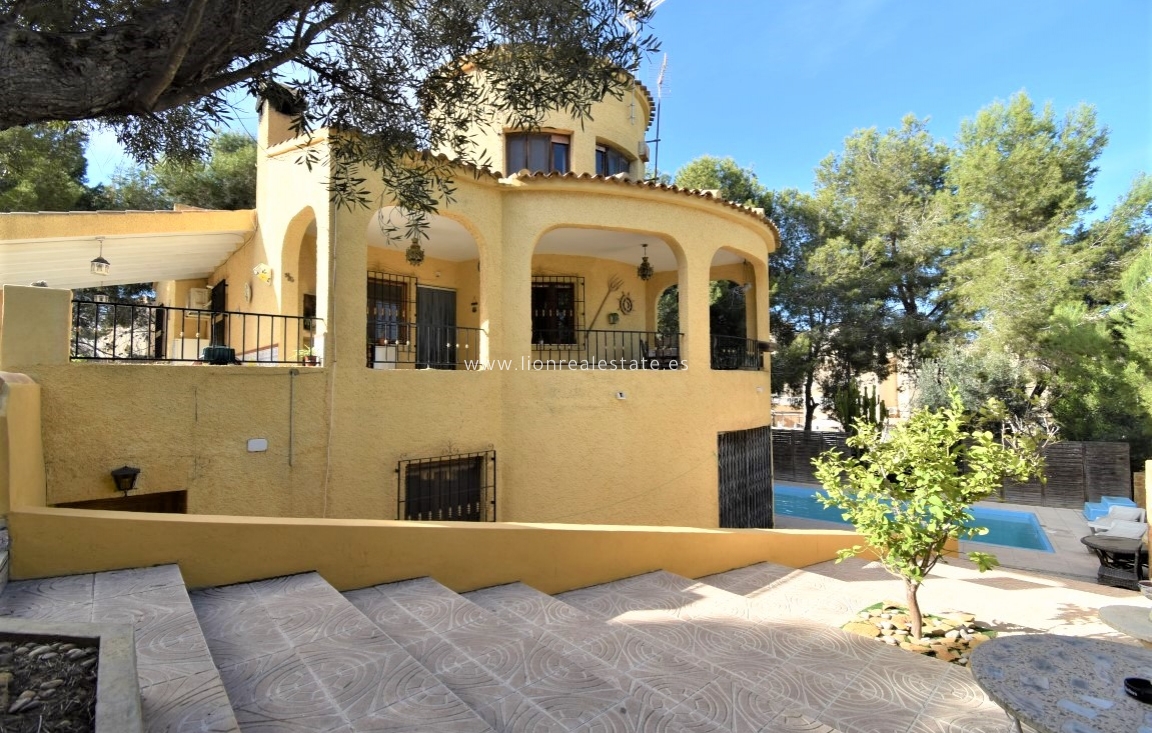 Resale - Villa - Orihuela Costa - Villamartín