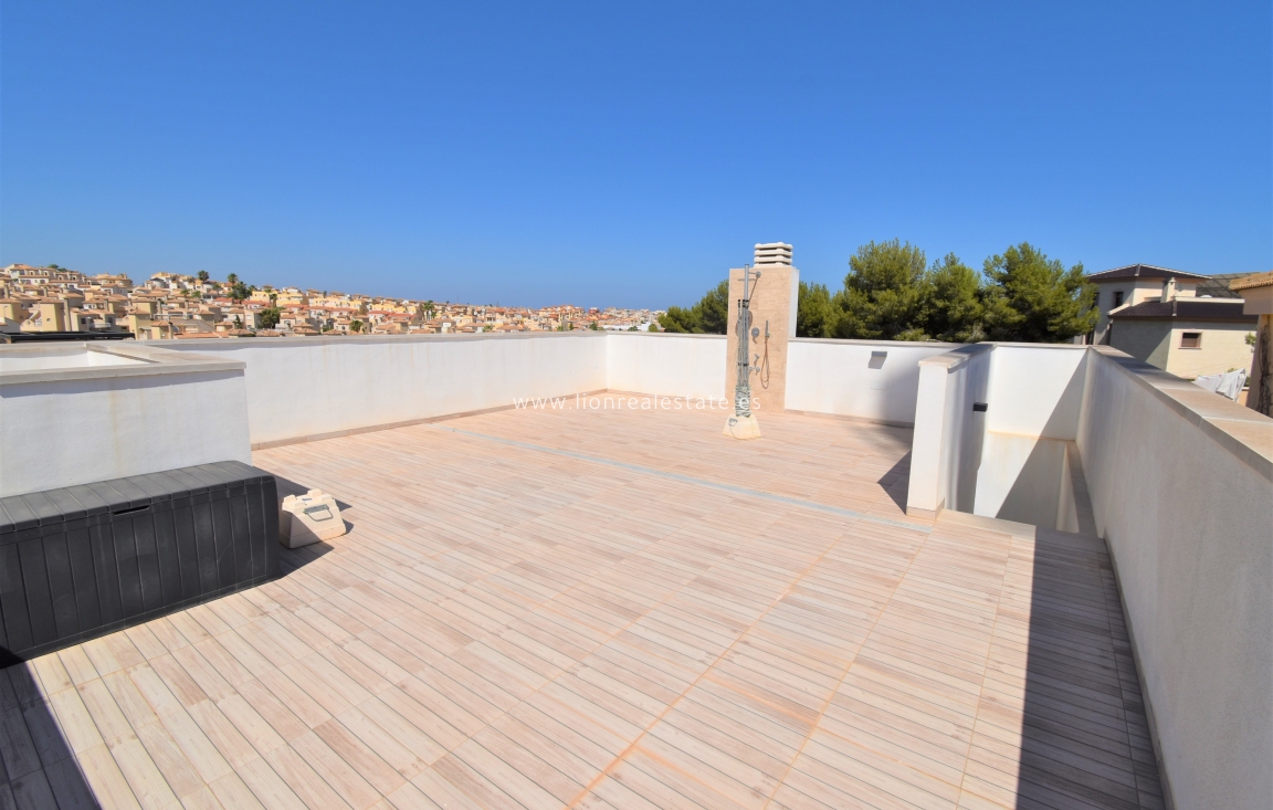 Resale - Villa - Orihuela Costa - Villamartín