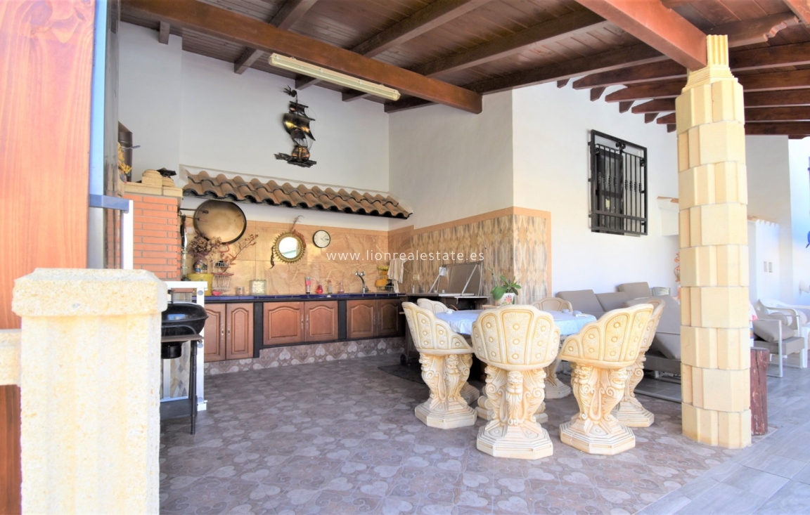 Resale - Villa - Orihuela Costa - Villamartín