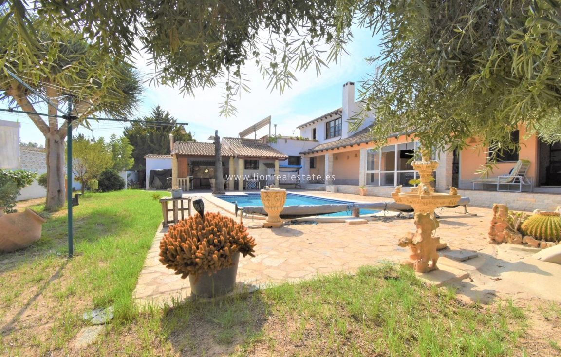 Resale - Villa - Orihuela Costa - Villamartín