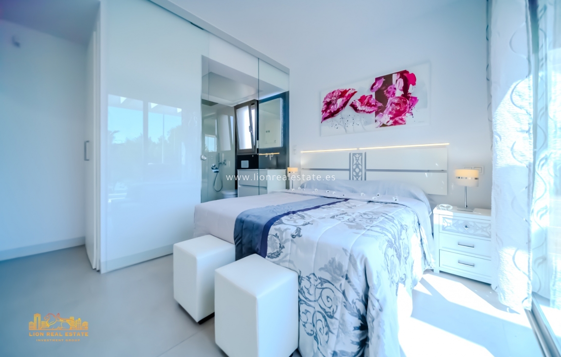 Resale - Villa - Orihuela Costa - Villamartín