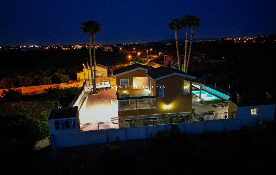 Resale - Villa - Orihuela - Desamparados-Hurchillo-Torremendo