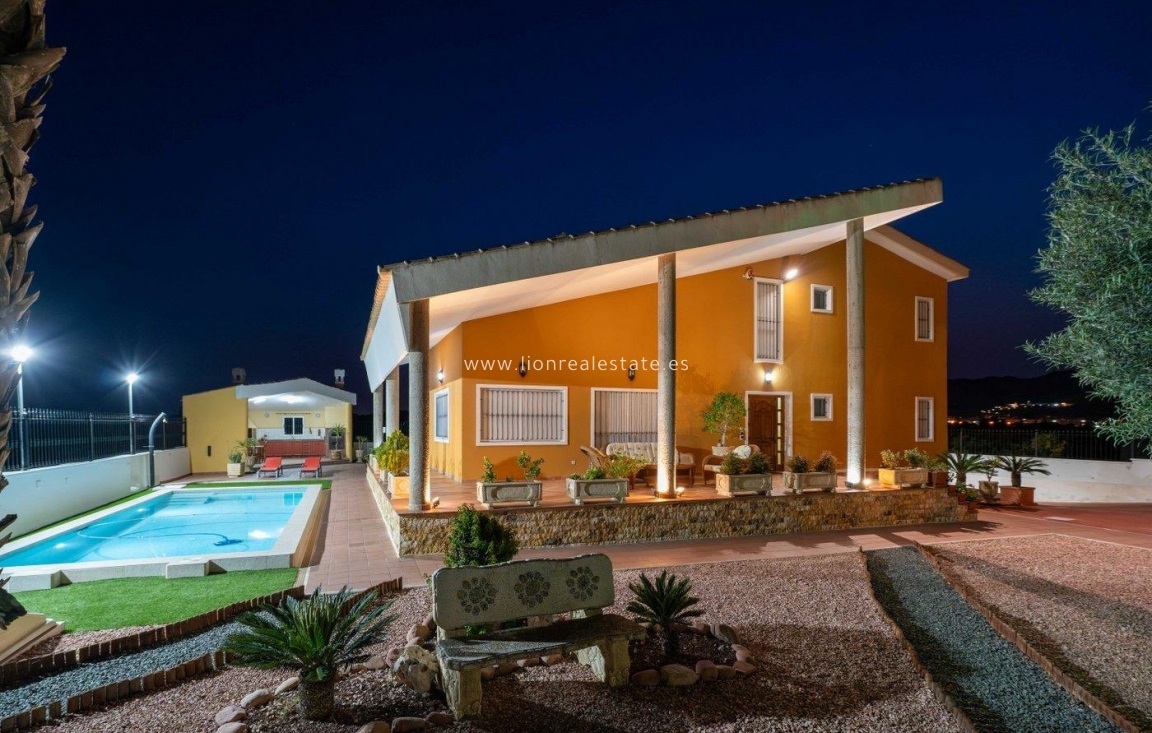 Resale - Villa - Orihuela - Desamparados-Hurchillo-Torremendo