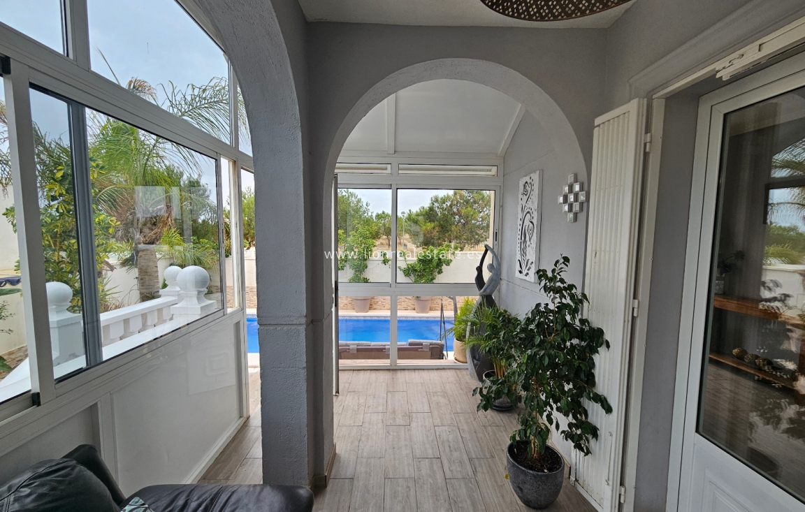 Resale - Villa - Playa Flamenca - San Jose