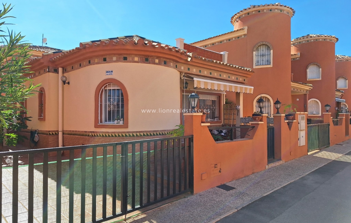 Resale - Villa - Playa Flamenca - Villas San Luis