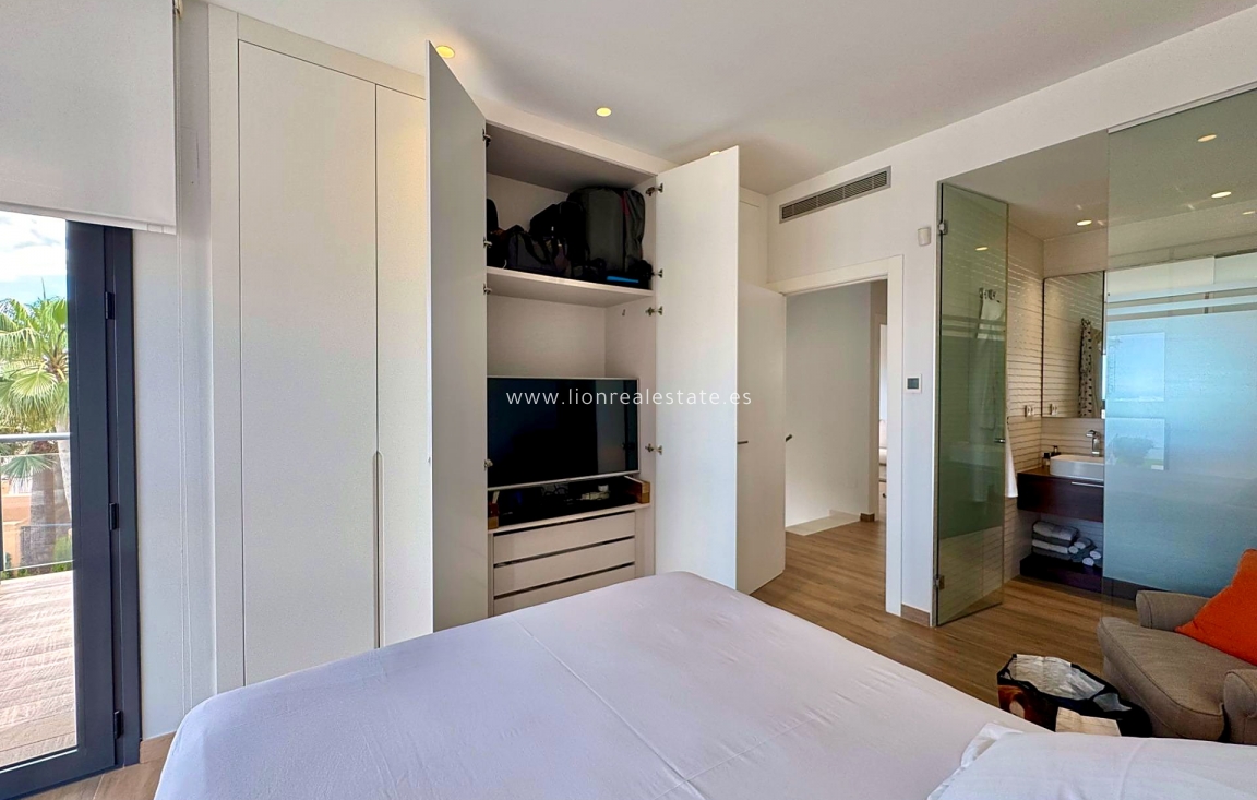Resale - Villa - San Miguel de Salinas - Bellavista