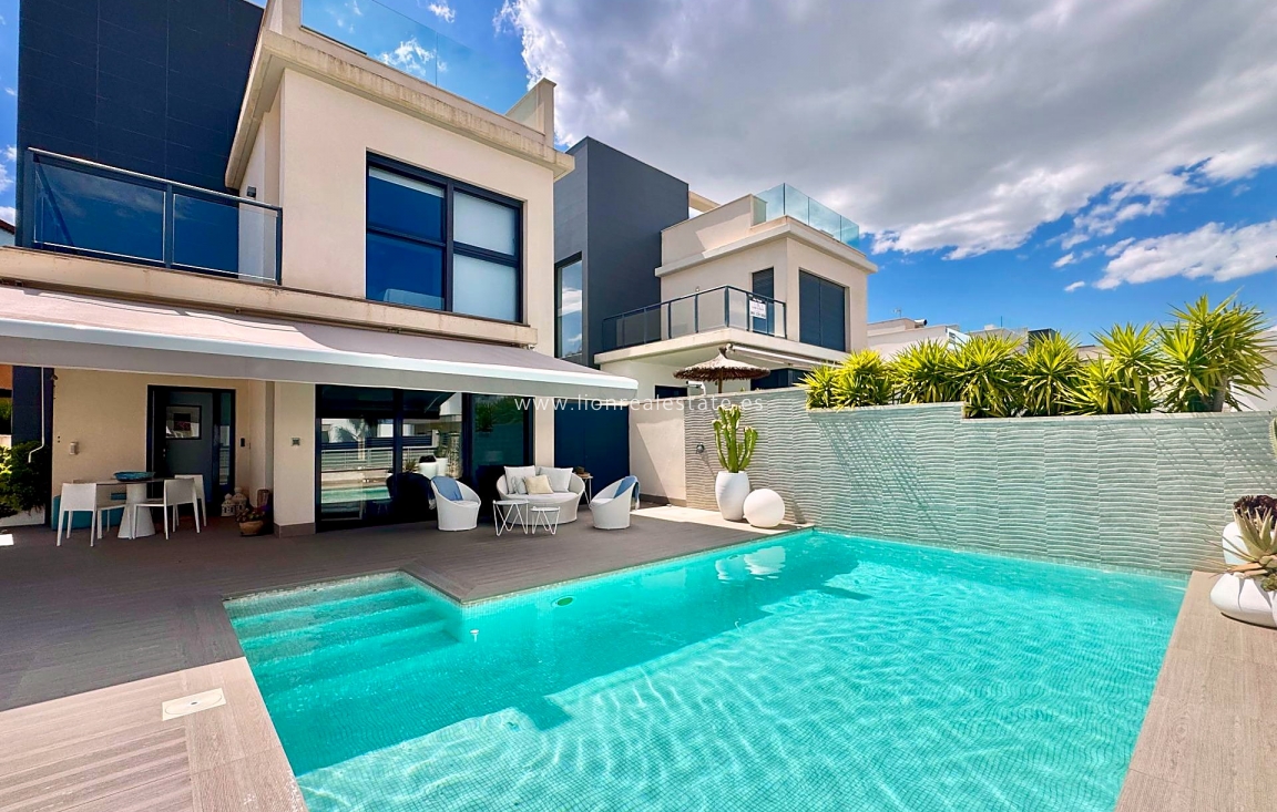 Resale - Villa - San Miguel de Salinas - Bellavista