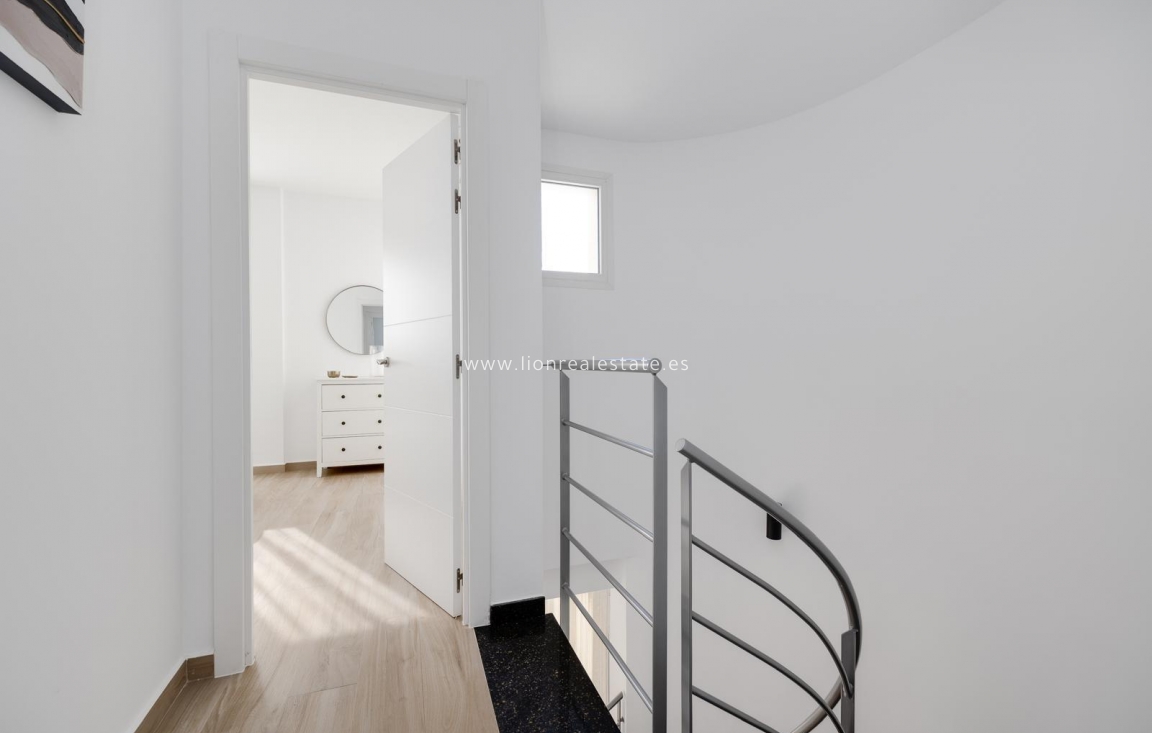 Resale - Villa - Torrevieja - Aguas Nuevas