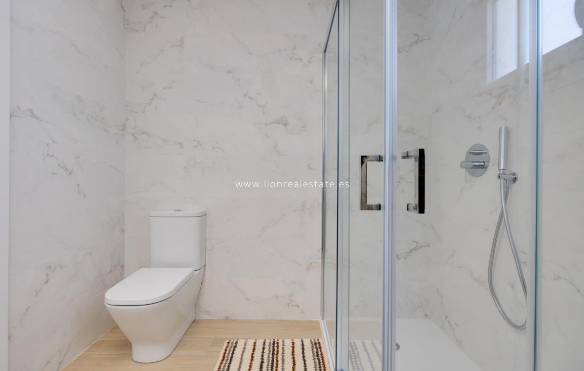 Resale - Villa - Torrevieja - Aguas Nuevas