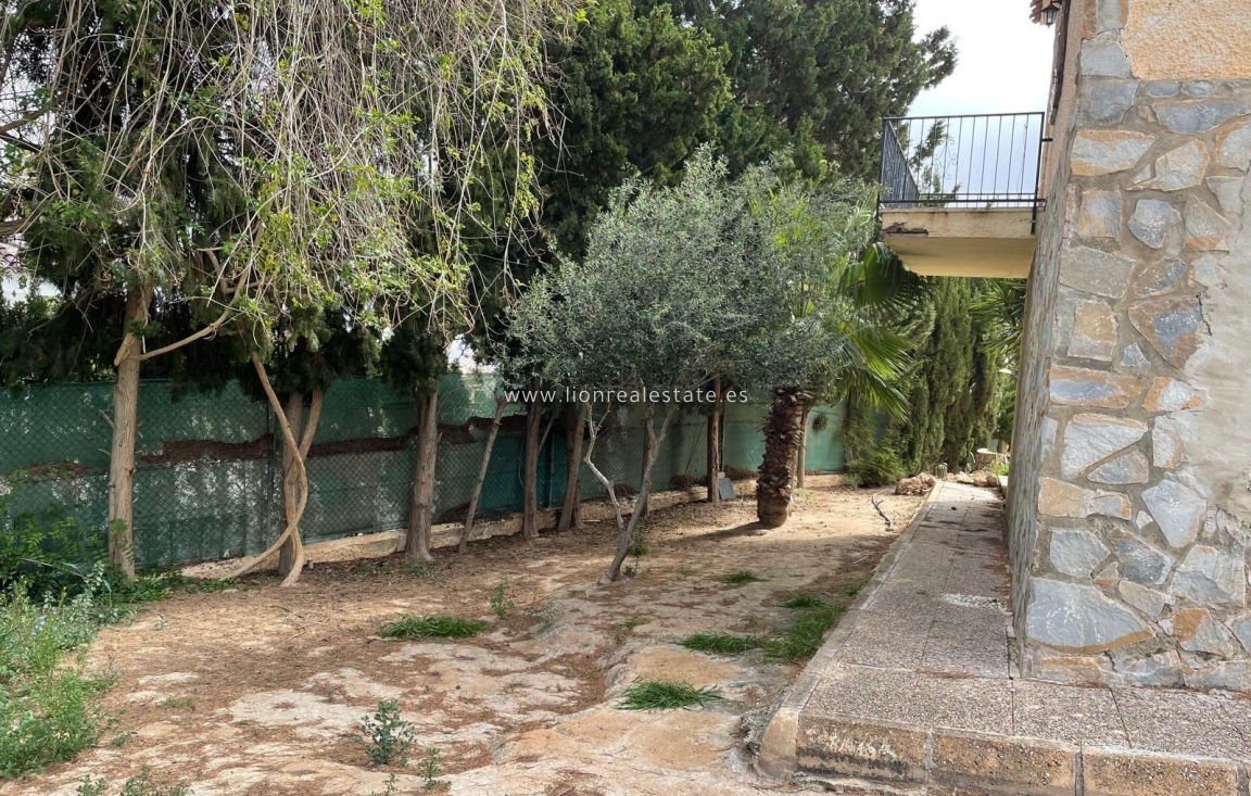 Resale - Villa - Torrevieja - Los Balcones - Los Altos del Edén