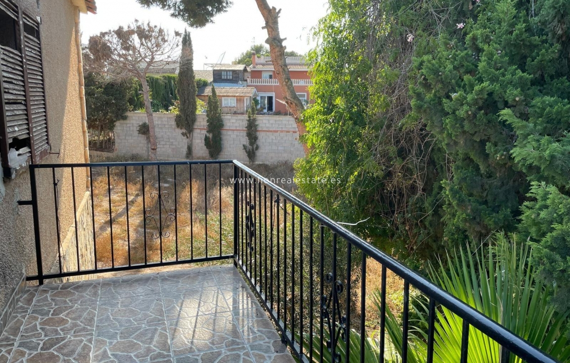 Resale - Villa - Torrevieja - Los Balcones - Los Altos del Edén