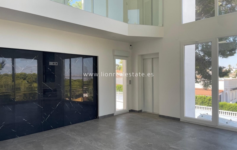 Resale - Villa - Torrevieja - Los Balcones - Los Altos del Edén